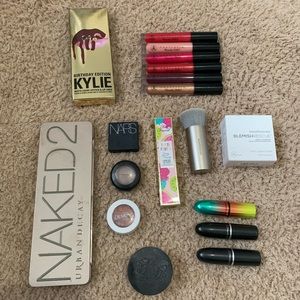 HIGH END MAKEUP BUNDLE